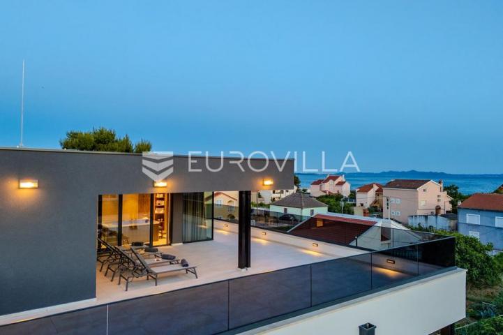 Zadar, Privlaka, ekskluzivna moderna vila s bazenom i wellness zonom