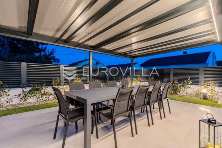 Zadar, Privlaka, ekskluzivna moderna vila s bazenom i wellness zonom