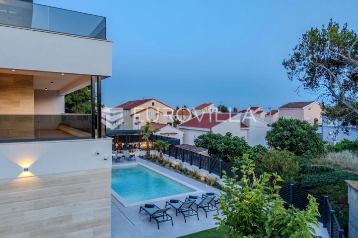 Zadar, Privlaka, ekskluzivna moderna vila s bazenom i wellness zonom