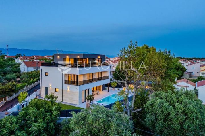 Zadar, Privlaka, ekskluzivna moderna vila s bazenom i wellness zonom