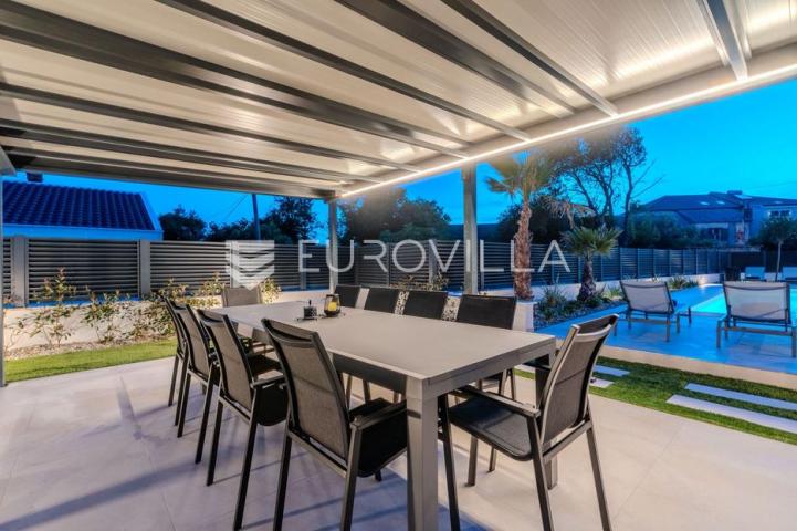 Zadar, Privlaka, ekskluzivna moderna vila s bazenom i wellness zonom