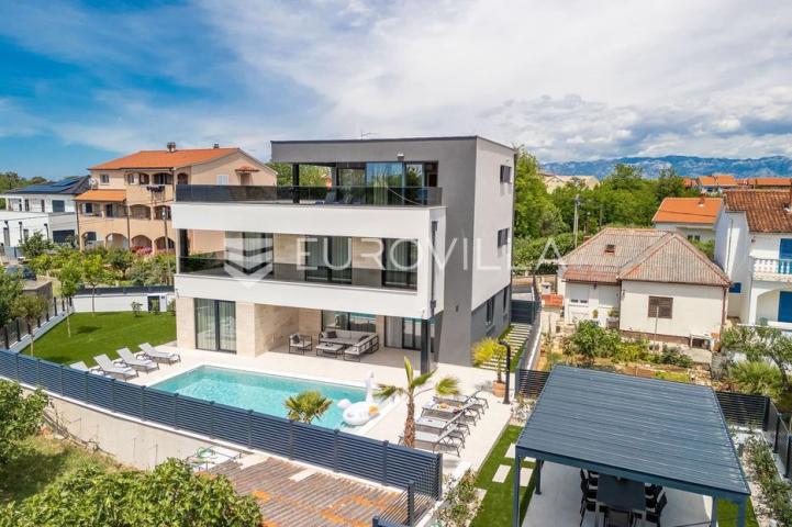 Zadar, Privlaka, ekskluzivna moderna vila s bazenom i wellness zonom