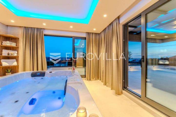 Zadar, Privlaka, ekskluzivna moderna vila s bazenom i wellness zonom