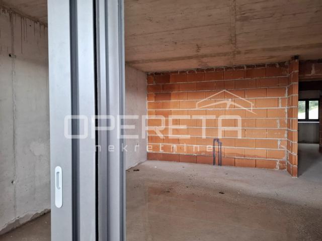 Novogradnja Makarska – Dvosobni stan 82,60 m² s balkonom i pogledom na more