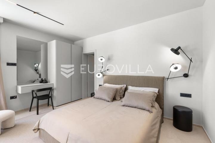 Istra, Poreč, prekrasna dizajnerska vila potpuno opremljena