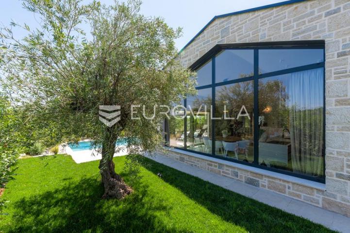 Istra, Poreč, prekrasna dizajnerska vila potpuno opremljena