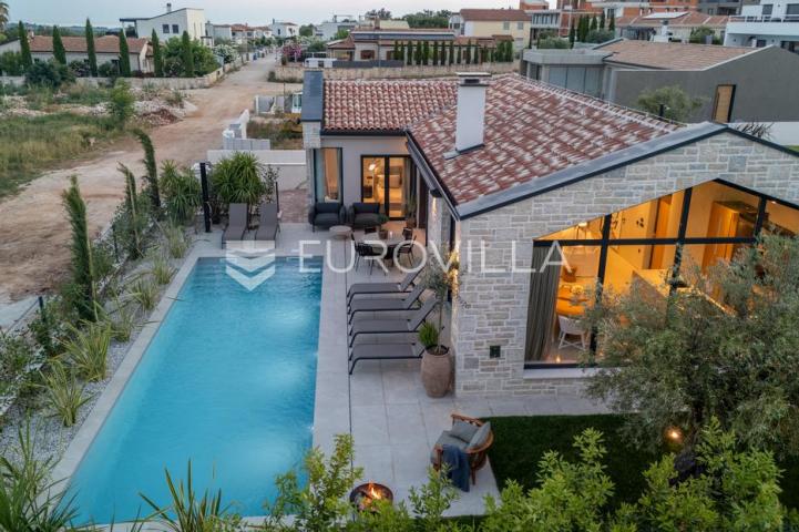 Istra, Poreč, prekrasna dizajnerska vila potpuno opremljena