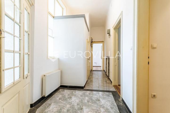 Varaždin, Centar, prostran stan 110 m², odlična lokacija