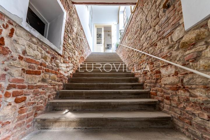 Varaždin, Centar, prostran stan 110 m², odlična lokacija