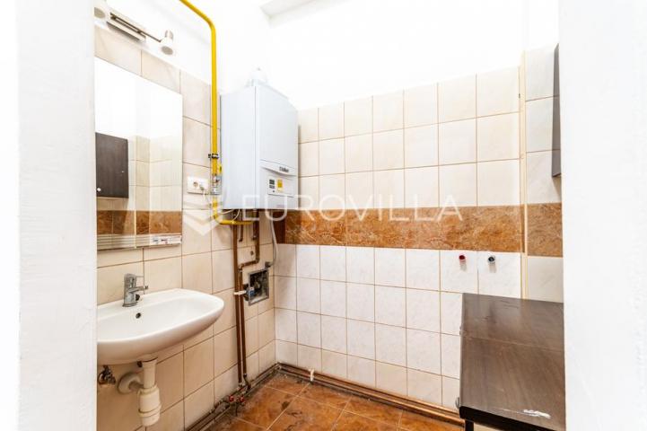 Varaždin, Centar, prostran stan 110 m², odlična lokacija