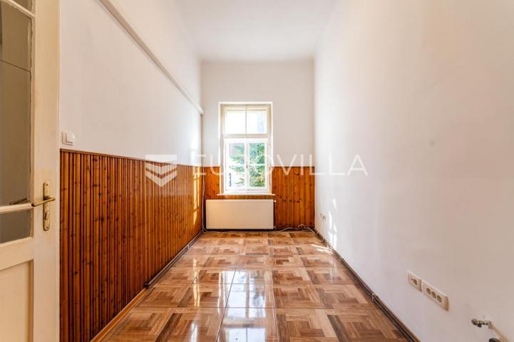 Varaždin, Centar, prostran stan 110 m², odlična lokacija