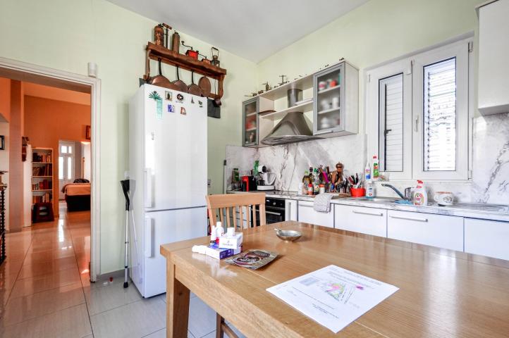 Prodaja, Kuća, 240m2 , Tivat