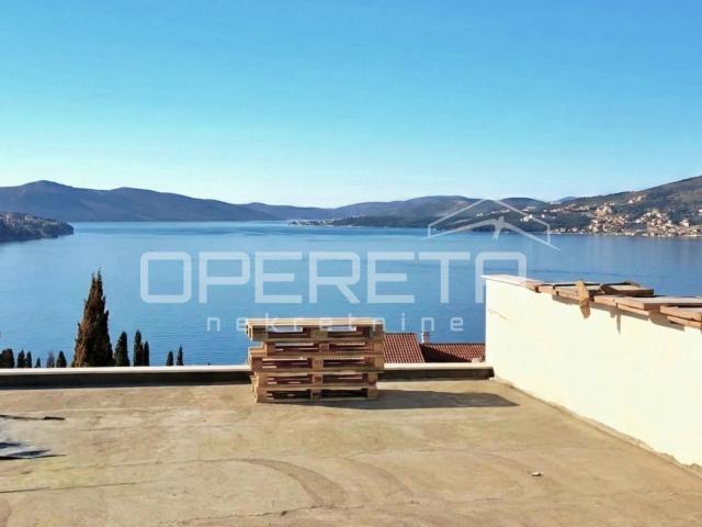 Penthouse - s panoramskim pogledom na more – Okrug Gornji/Čiovo