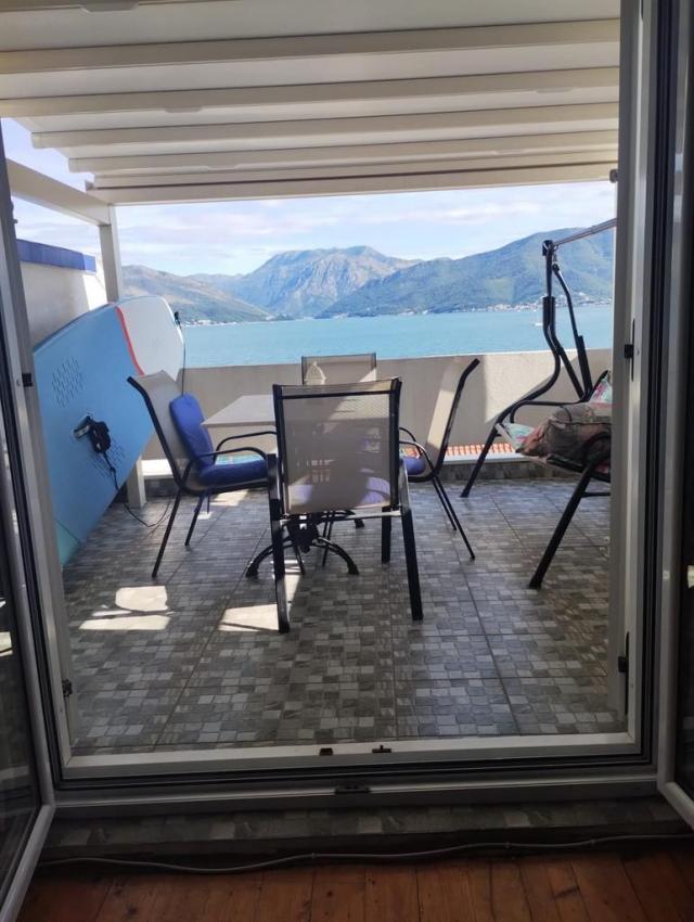 Prodaja dvosoban sa pogledom na more i parking mestom – Krasici, Tivat