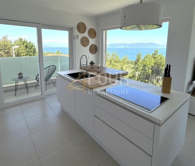 Istra, Labin, novogradnja, luskuzna vila s bazenom, 400m od mora
