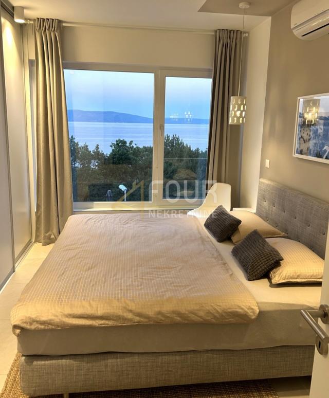 Istra, Labin, novogradnja, luskuzna vila s bazenom, 400m od mora