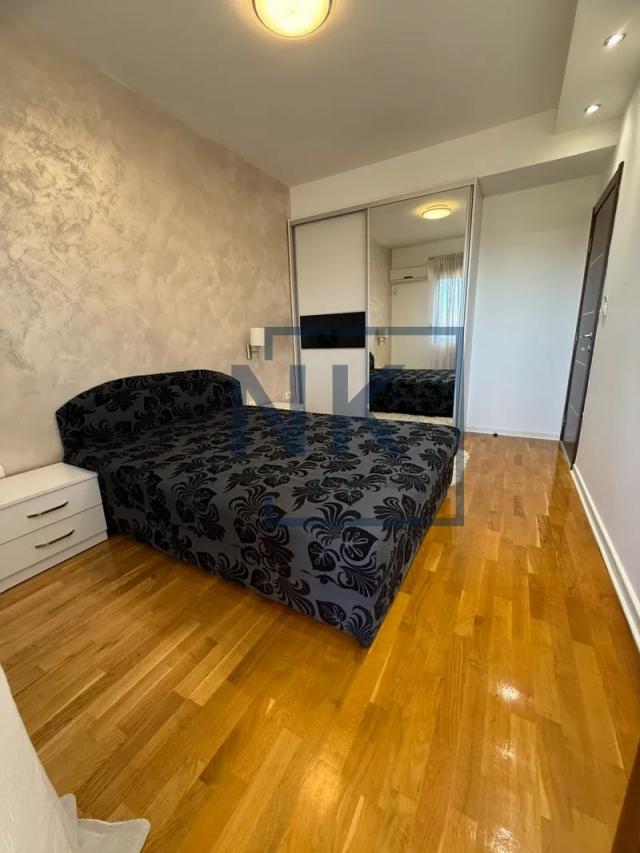 Najam/Izdavanje | Dvosoban stan | 90m2 | Podgorica, Preko Morače