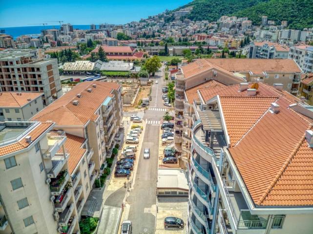 Prodaja luksuznog četvorosobnog duplex penthouse stana 188m² sa garažom i panoramskim pogledom na mo