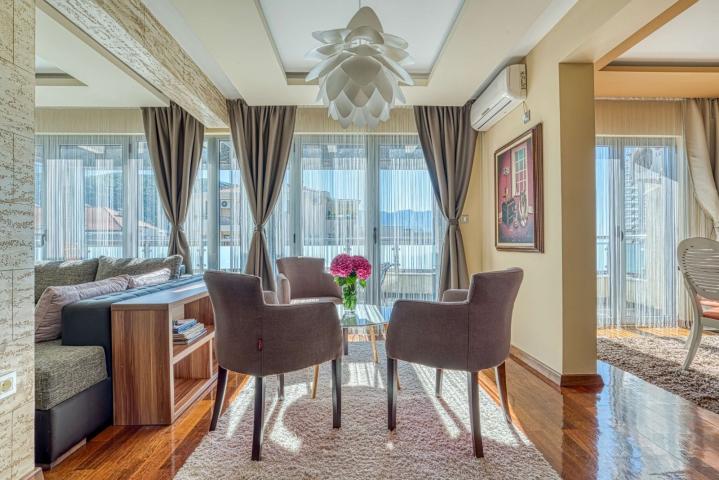 Prodaja luksuznog četvorosobnog duplex penthouse stana 188m² sa garažom i panoramskim pogledom na mo
