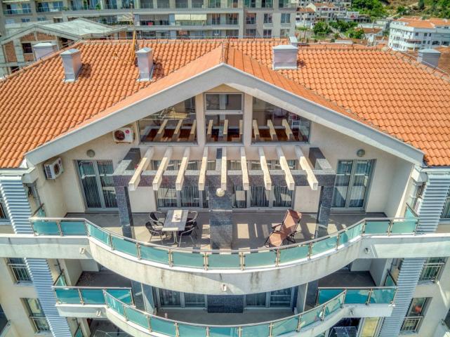 Prodaja luksuznog četvorosobnog duplex penthouse stana 188m² sa garažom i panoramskim pogledom na mo