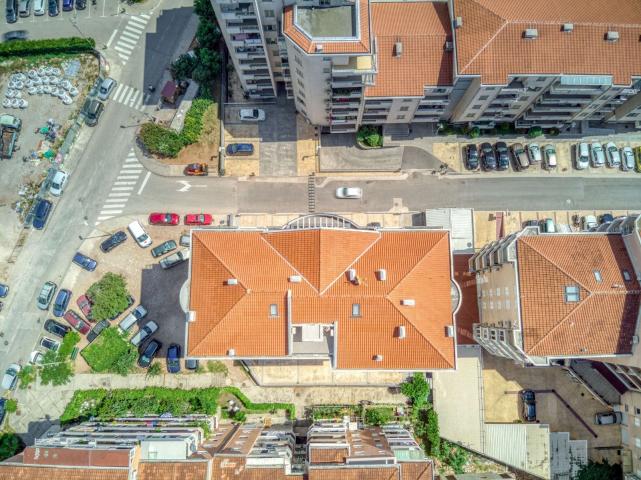 Prodaja luksuznog četvorosobnog duplex penthouse stana 188m² sa garažom i panoramskim pogledom na mo