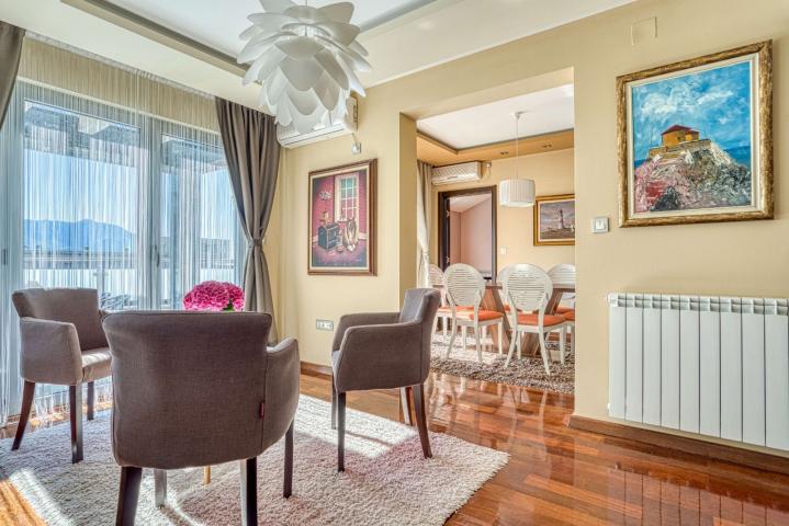 Prodaja luksuznog četvorosobnog duplex penthouse stana 188m² sa garažom i panoramskim pogledom na mo