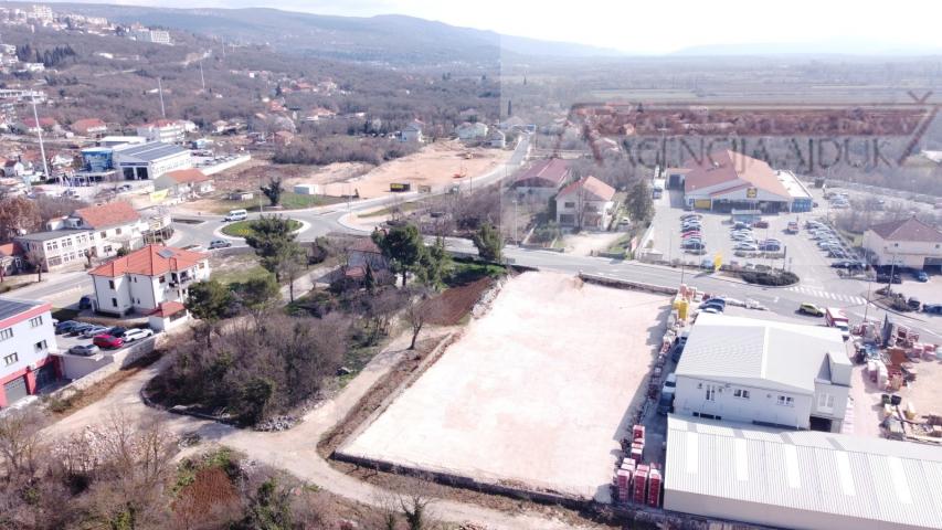 Imotski najam građevinskog zemljišta 2149 m2 - TOP lokacija - dugoročno