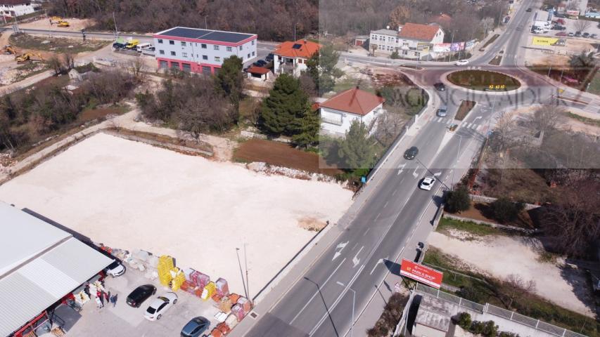 Imotski najam građevinskog zemljišta 2149 m2 - TOP lokacija - dugoročno