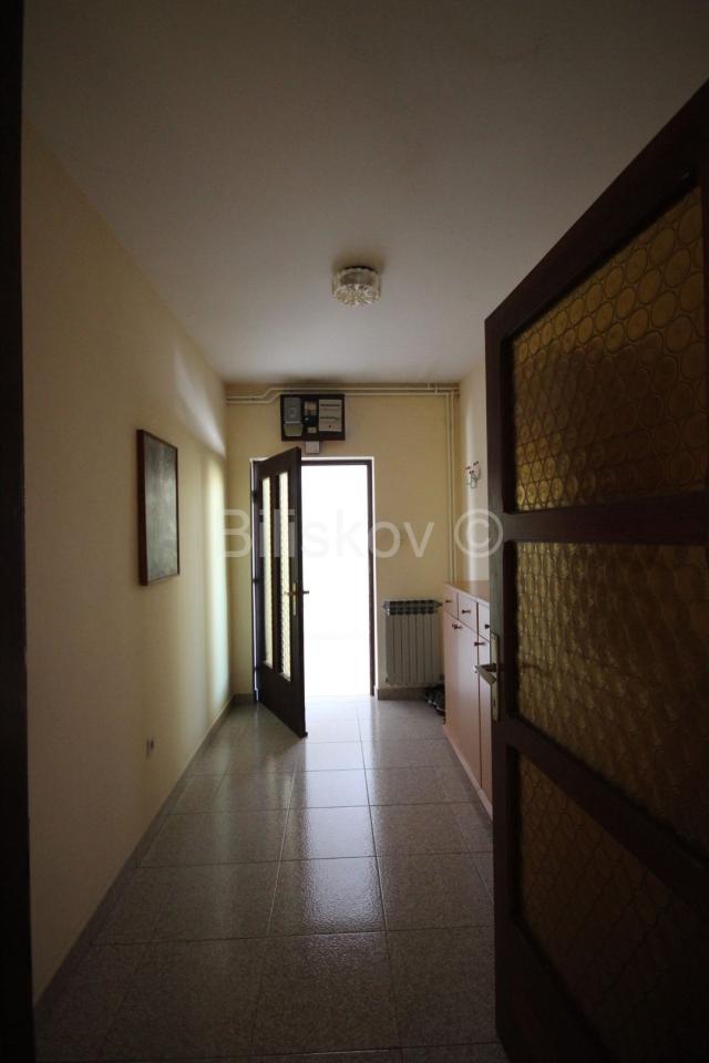 Split, Visoka, prodaja 4soban stan, parking