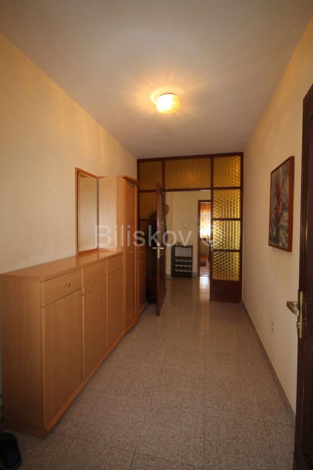 Split, Visoka, prodaja 4soban stan, parking