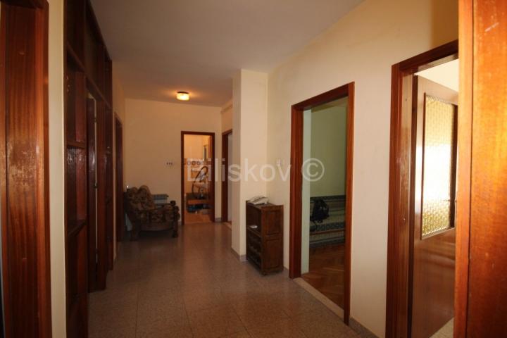 Split, Visoka, prodaja 4soban stan, parking