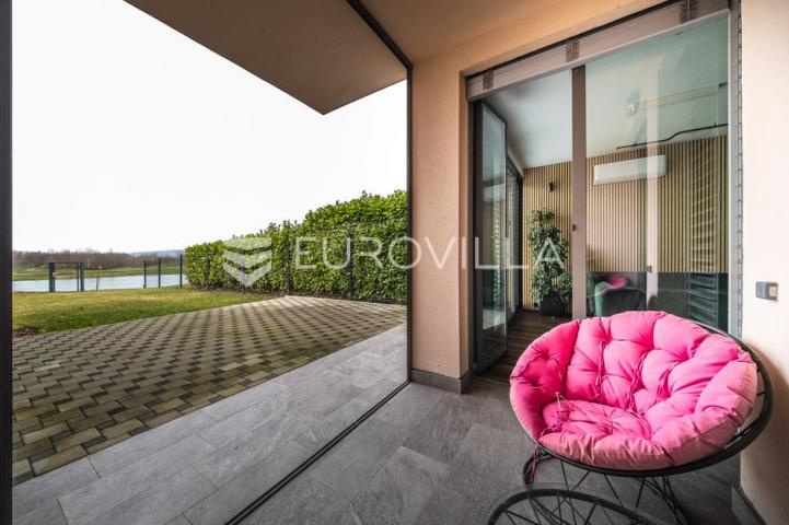 Novi Zagreb, Golf Resort, moderna četverosobna kuća u nizu s vrtom, 4 parkirnih mjesta