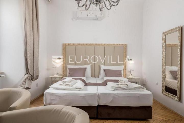 Rijeka, Centar, dva luksuzna studio apartmana u strogom centru