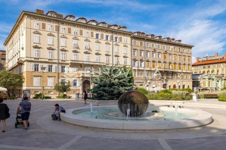 Rijeka, Centar, dva luksuzna studio apartmana u strogom centru