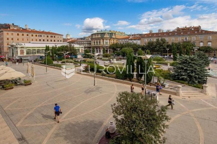 Rijeka, Centar, dva luksuzna studio apartmana u strogom centru