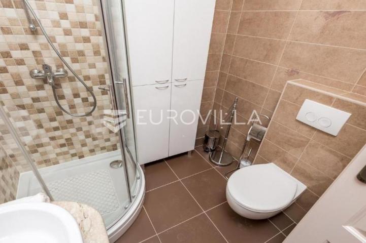 Rijeka, Centar, dva luksuzna studio apartmana u strogom centru