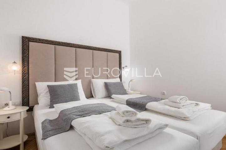 Rijeka, Centar, dva luksuzna studio apartmana u strogom centru