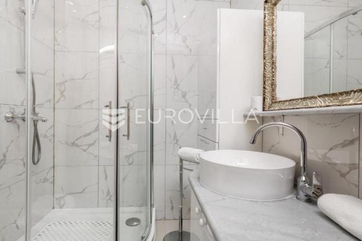 Rijeka, Centar, dva luksuzna studio apartmana u strogom centru