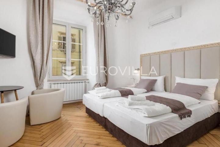 Rijeka, Centar, dva luksuzna studio apartmana u strogom centru
