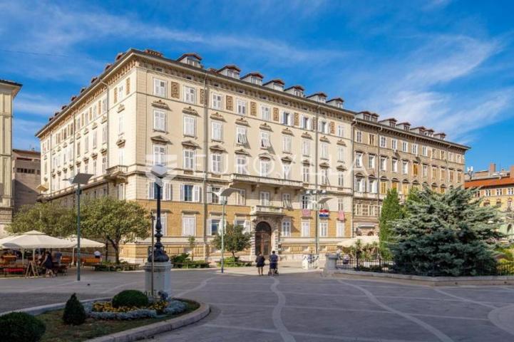 Rijeka, Centar, dva luksuzna studio apartmana u strogom centru