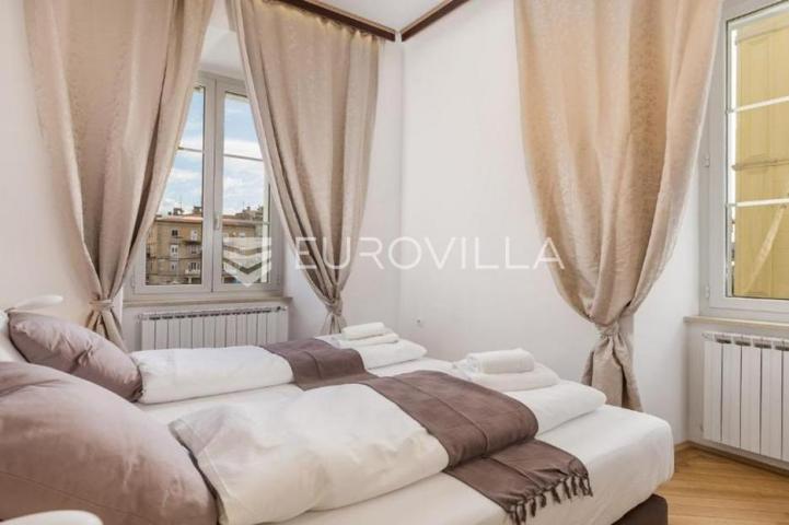 Rijeka, Centar, dva luksuzna studio apartmana u strogom centru