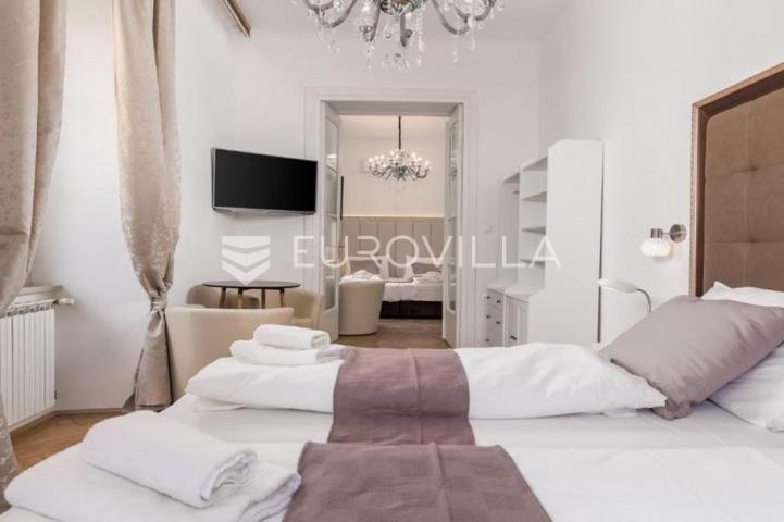 Rijeka, Centar, dva luksuzna studio apartmana u strogom centru