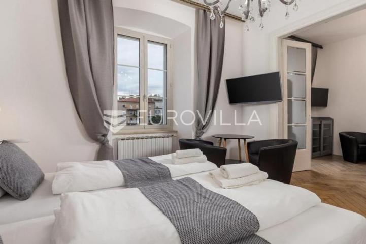 Rijeka, Centar, dva luksuzna studio apartmana u strogom centru