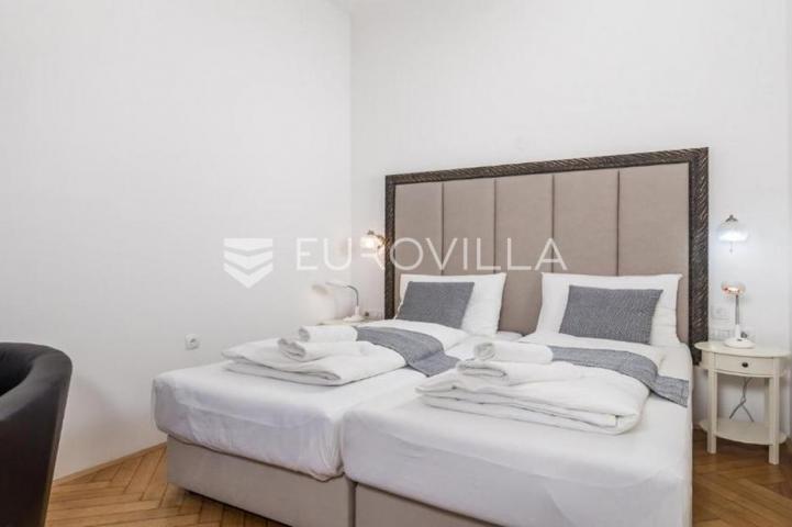 Rijeka, Centar, dva luksuzna studio apartmana u strogom centru