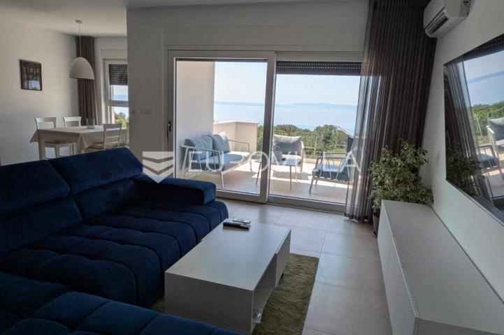 Kostrena, Rožmanići luksuzan stan s bazenom 154 m²