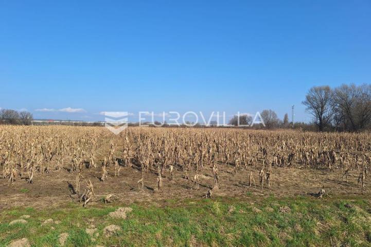 Karlovac, Drežnik, poljoprivredno zemljište 14200 m²