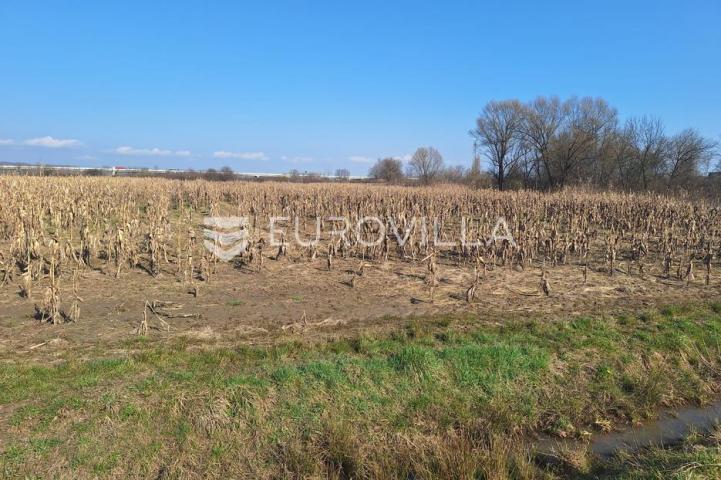 Karlovac, Drežnik, poljoprivredno zemljište 14200 m²