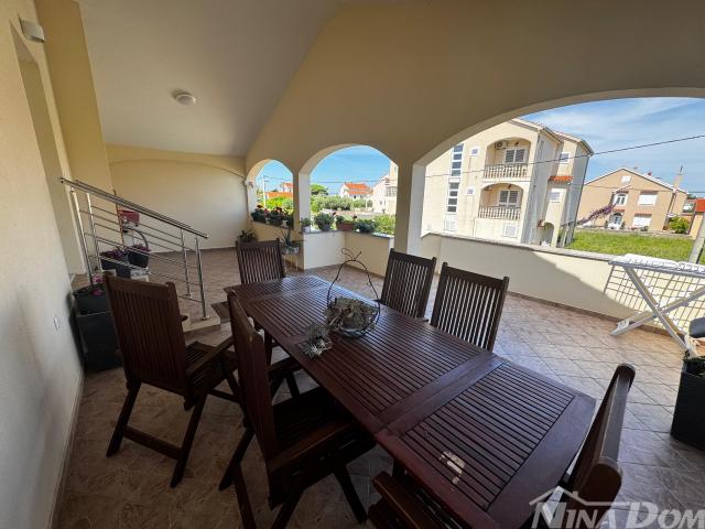 Apartmanska kuća Privlaka - centar mjesta - 300m od mora