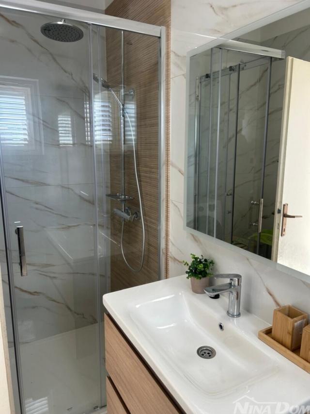 Apartmanska kuća Privlaka - centar mjesta - 300m od mora