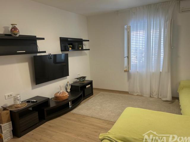 Apartmanska kuća Privlaka - centar mjesta - 300m od mora